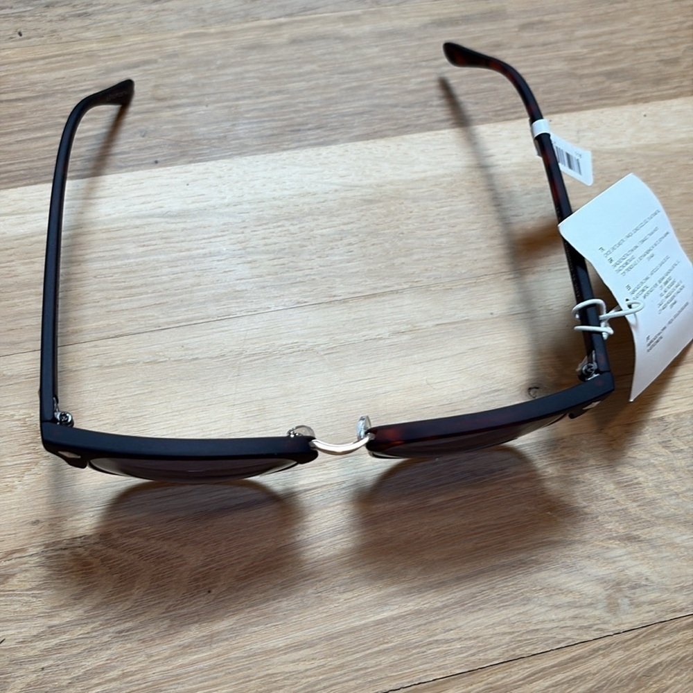 NWT Aeropostale Stylish Black Sunglasses - Picture 2 of 7